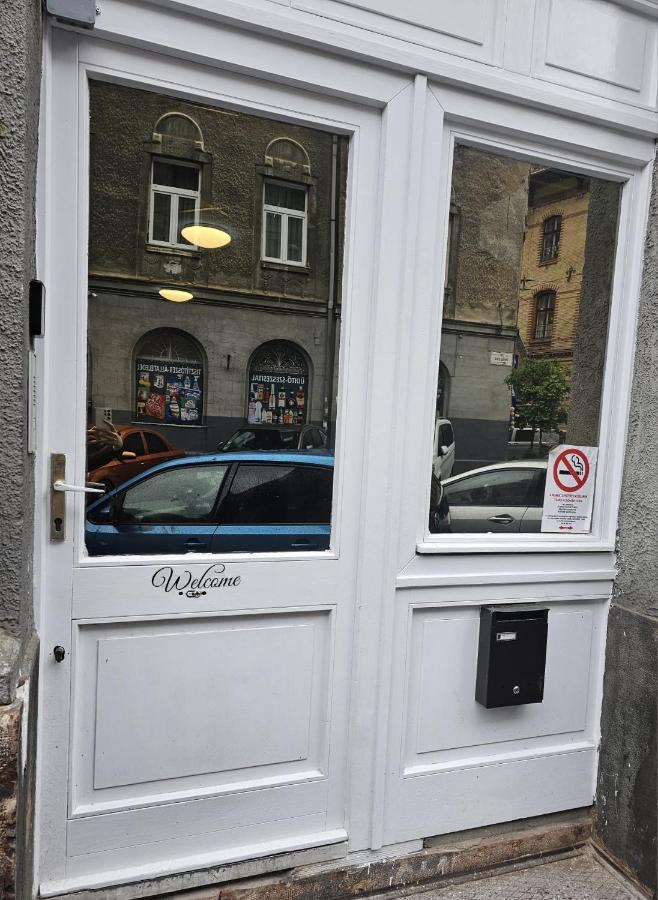 7Dab 0-9 Contactless Self Check-In Apartment Budapest Luaran gambar